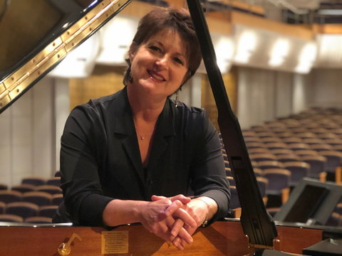 Selby & Friends: Love & Romance - Lismore Accommodation 0