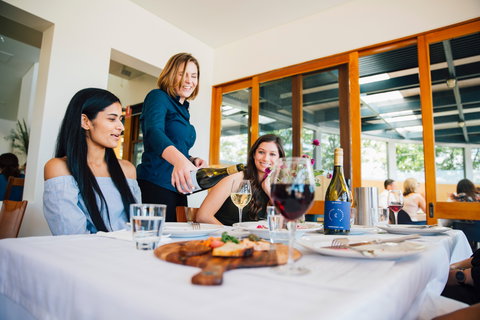 New Years Day -  Dine In The Vines With Music At Contentious Character - Lismore Accommodation 1