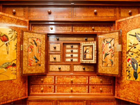 The Wonders Of The Hannah Cabinet - Lismore Accommodation 0