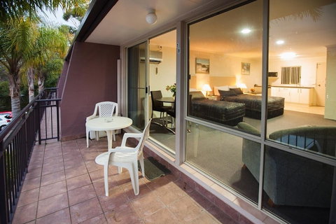 Fairway Motor Inn - Lismore Accommodation 1