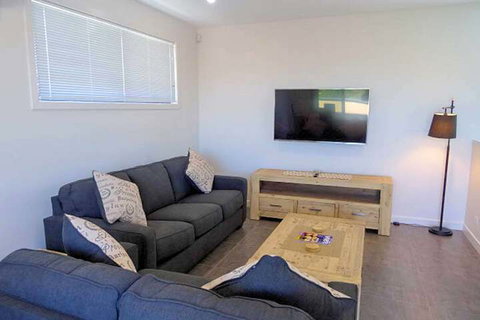 Fawkner Executive Suites & Serviced Apartments - Lismore Accommodation 5