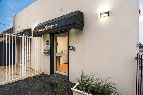 Fawkner Executive Suites & Serviced Apartments - Lismore Accommodation 3