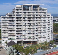 Broadbeach Savannah Hotel  Resort