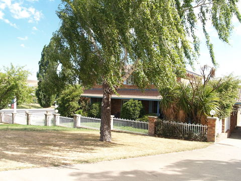 Kinross Inn - Lismore Accommodation 1
