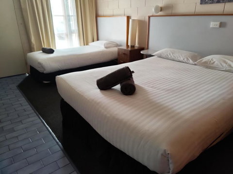 Yarragon Motel - Lismore Accommodation 1