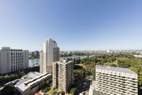 Oaks Brisbane On Margaret Suites - Lismore Accommodation 1