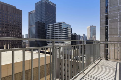 Oaks Melbourne On Collins Hotel - Lismore Accommodation 1
