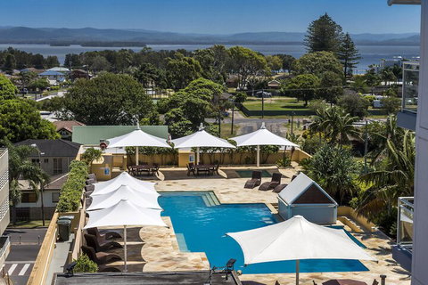Oaks The Entrance Waterfront Suites - Lismore Accommodation 4