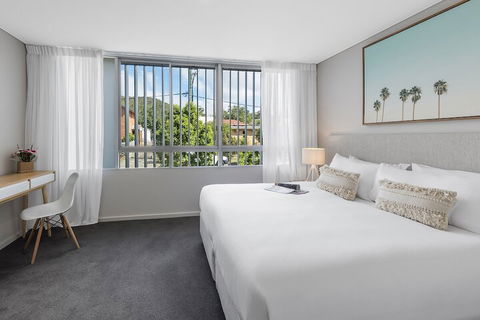 Oaks Nelson Bay Lure Suites - Lismore Accommodation 3