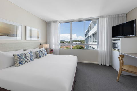 Oaks Nelson Bay Lure Suites - Lismore Accommodation 7
