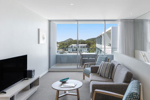 Oaks Nelson Bay Lure Suites - Lismore Accommodation 4