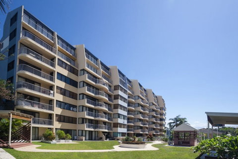 Broadbeach Travel Inn Apartments - Lismore Accommodation 2