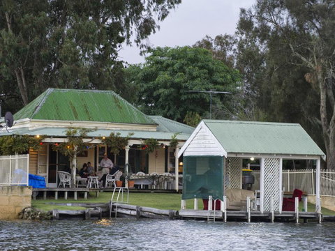 Mandurah Riverfront Holiday Rental - Lismore Accommodation 3