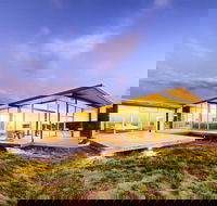 Cloudy Bay Beach House - Lismore Accommodation