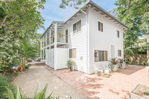 A PERFECT STAY - Beach Chalet - Lismore Accommodation 0