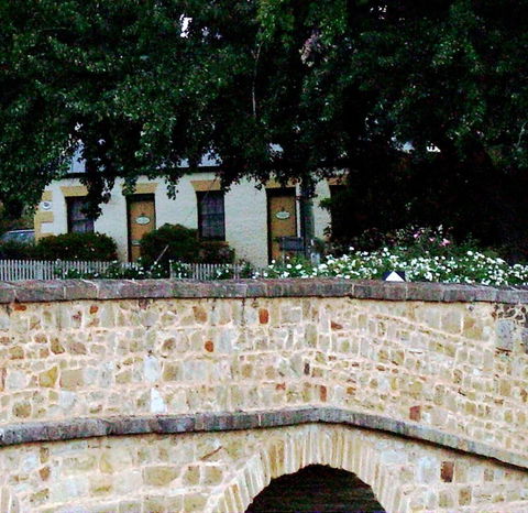 Bridge Cottage - Lismore Accommodation 0