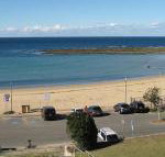 Toowoon Beach View 3br Villa 4 just steps to beach with views - Lismore Accommodation