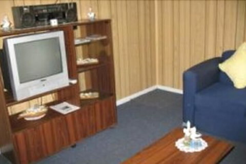 Hutton Hide Away - Lismore Accommodation 7