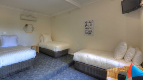 Corryong Hotel Motel - Lismore Accommodation 0
