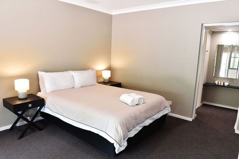 Dutchies Motel Nelson Bay - Lismore Accommodation 5