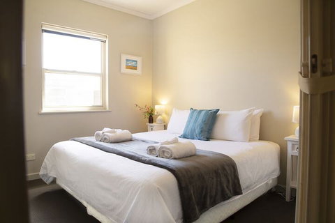 Angaston Mews Apartments - Lismore Accommodation 3