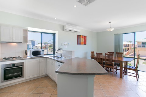 Seahaven Villas By Rockingham Apartments - Lismore Accommodation 3