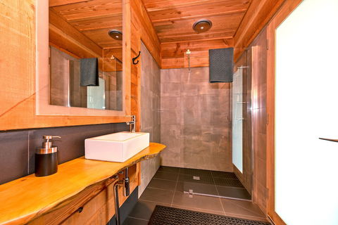 Bruny Island Lodge - Lismore Accommodation 4