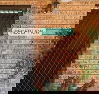 Clermont Country Motor Inn