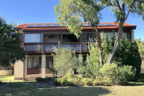 BeachFront Busselton - Lismore Accommodation 0