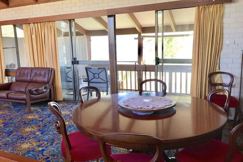 BeachFront Busselton - Lismore Accommodation 5