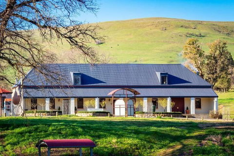 Brigham House - Lismore Accommodation 1