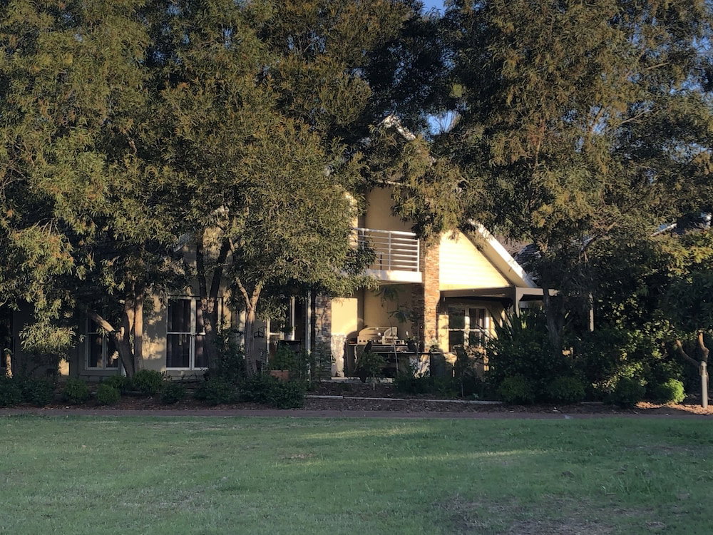 Farley ACT Lismore Accommodation