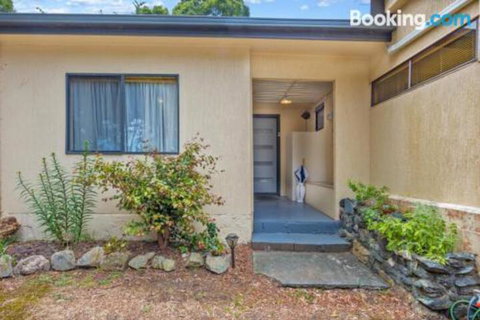 Green Views - Lismore Accommodation 7