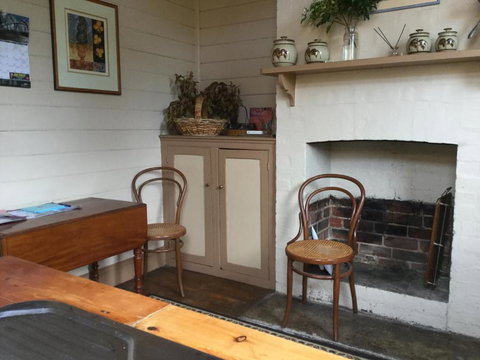 Albion Cottage - Lismore Accommodation 2