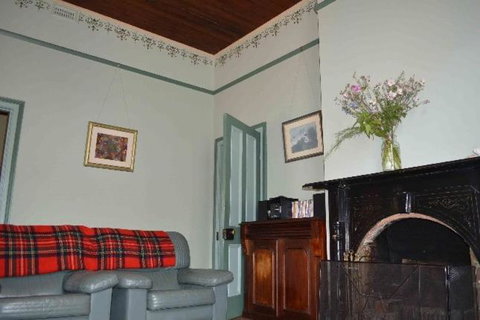 Albion Cottage - Lismore Accommodation 6