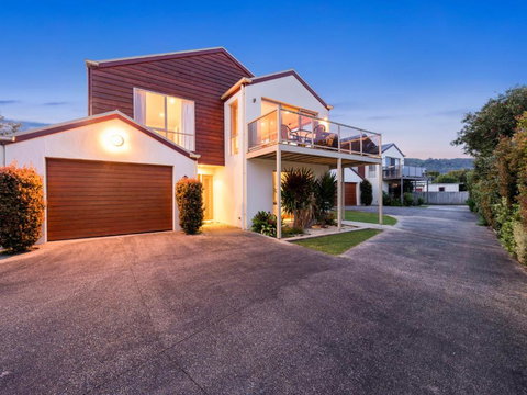 Sound Of The Sea - Lismore Accommodation 2