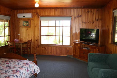 Gaol House Cottages - Lismore Accommodation 3