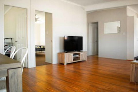 High View Cottage - Lismore Accommodation 0