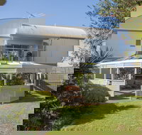 Through the Looking Glass - Lismore Accommodation