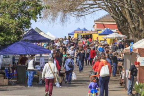 Abelia Lakeside No 2 Big Spa COTTAGE - Lismore Accommodation 5