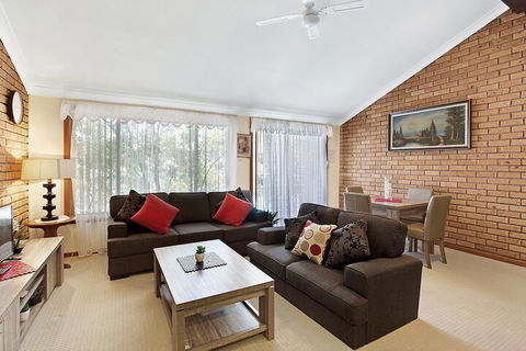 Macadamia Court, 2/8 Government Road - Lismore Accommodation 2