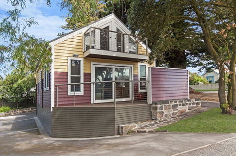 JOHANSSONS PERCH COTTAGE - Lismore Accommodation 3