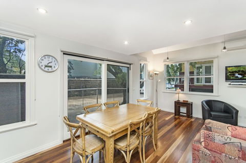 JOHANSSONS PERCH COTTAGE - Lismore Accommodation 6