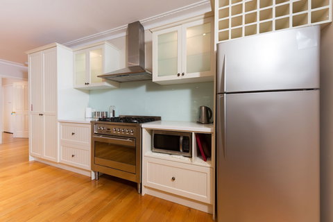 Lovely 5BR House Walk To Train And Shops - Lismore Accommodation 4