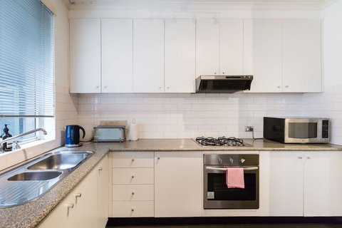 SELENA, 2BDR South Yarra Apartment - Lismore Accommodation 2