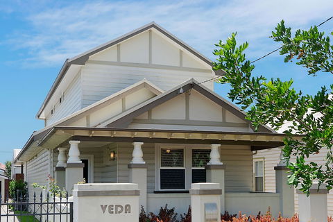 Newcastle Executive Homes - Veda House - Lismore Accommodation 1