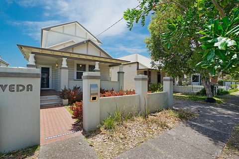 Newcastle Executive Homes - Veda House - Lismore Accommodation 0