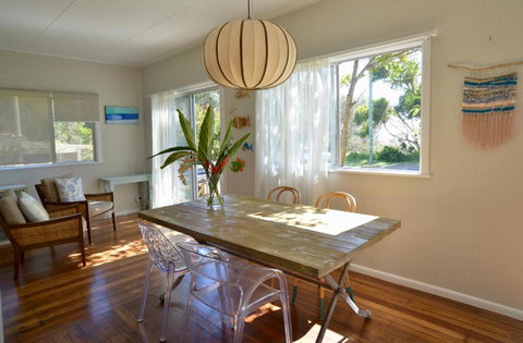 Tallowood Beachfront Cottage - Lismore Accommodation 2