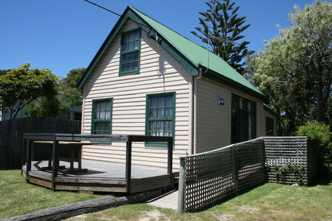 TasShacks - Lismore Accommodation 0