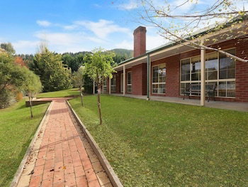 Alpine Mist - Spacious 5 Bedroom Home - Lismore Accommodation 1